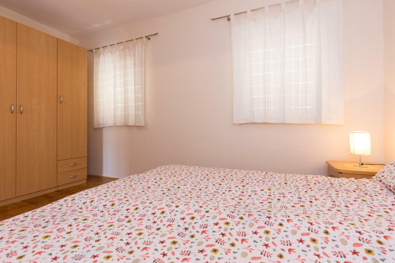 Apartments Marta Крк Экстерьер фото
