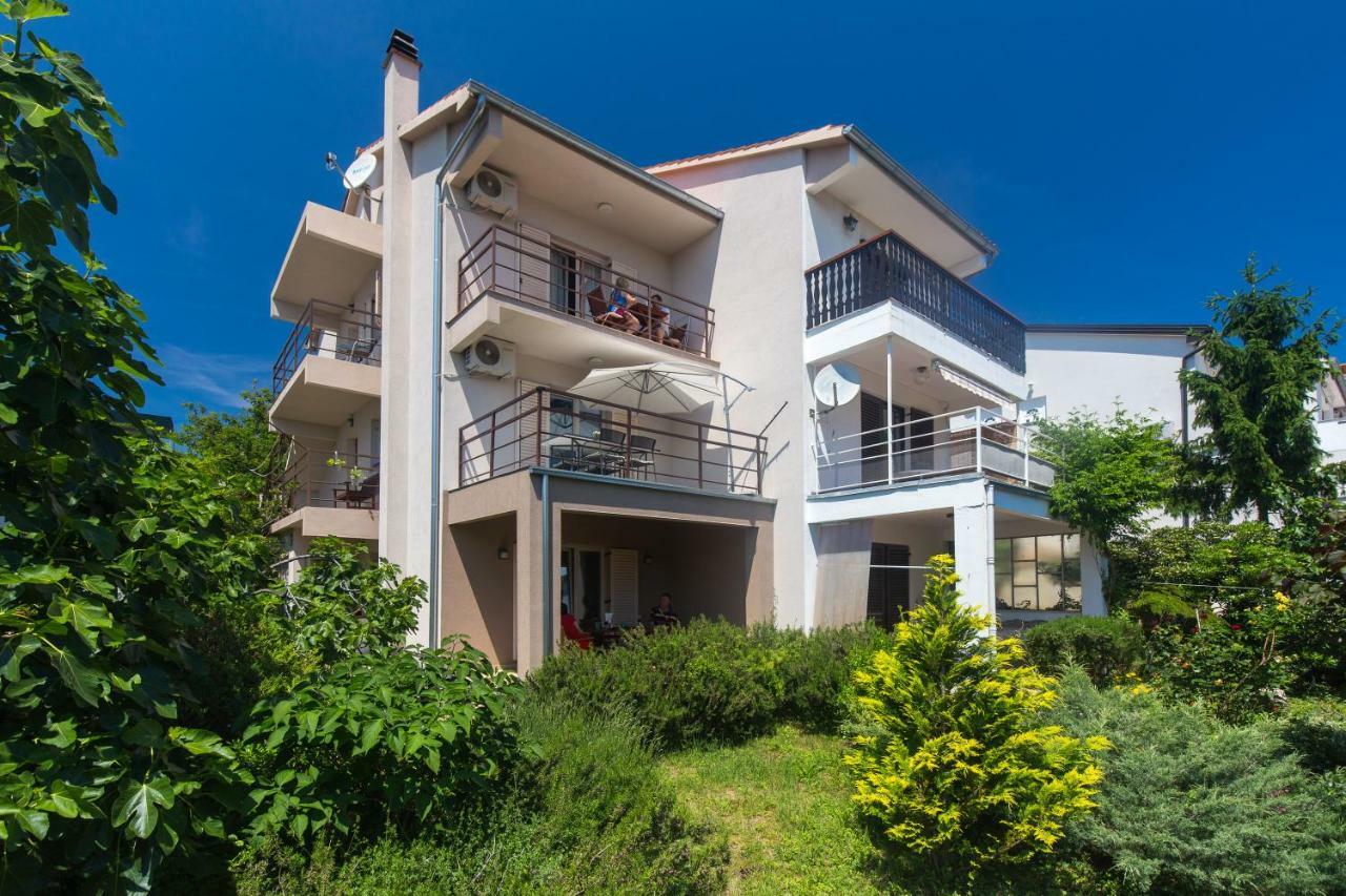 Apartments Marta Крк Экстерьер фото